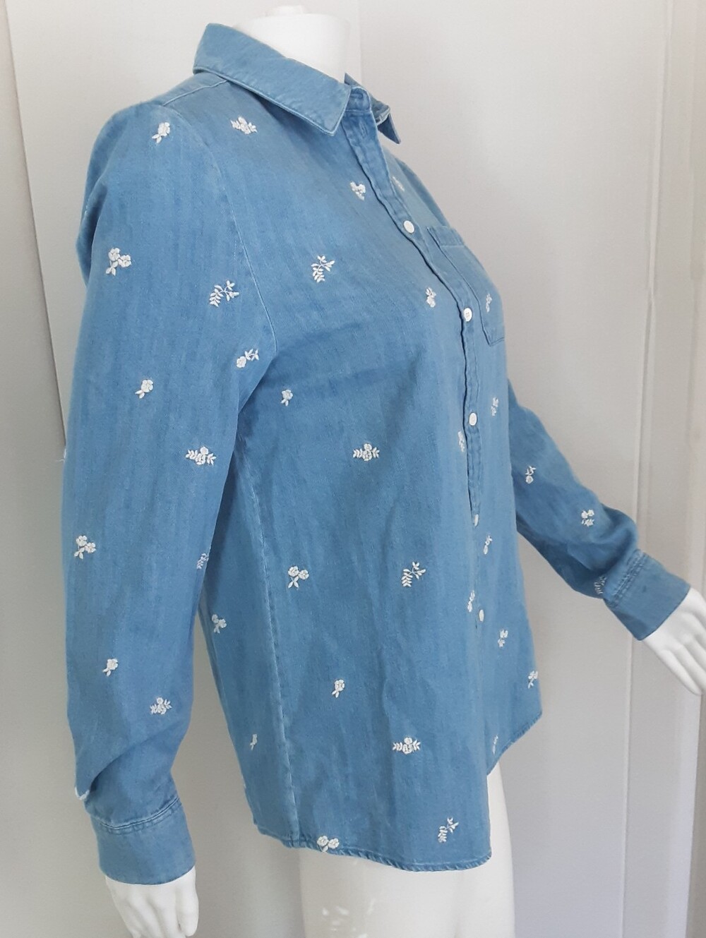 SEZANE Tomboy 100% Cotton Floral Embroidered Denim Button-Front Shirt Sz 0 NWT - Picture 3 of 7
